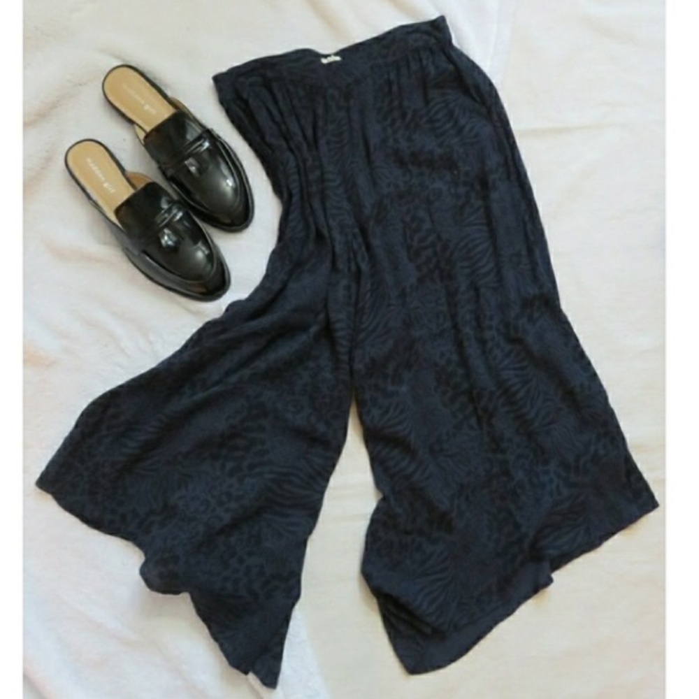 Urban Outfitters Capris Silence + Noise